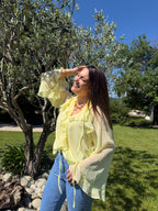 blouse à volant jaune pour un style chic et élégant pour femme