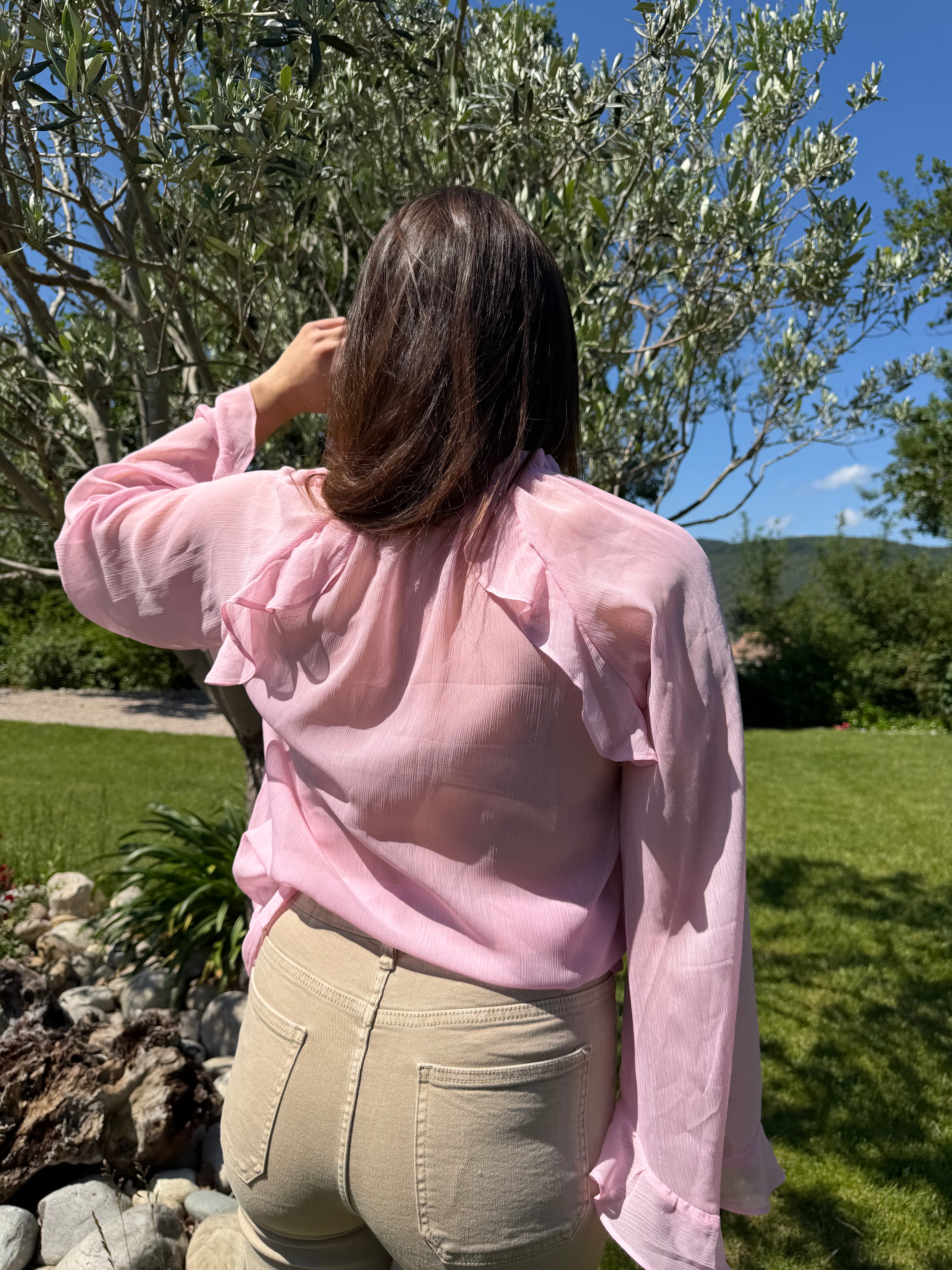 blouse à volant rose pour un style chic et élégant pour femme