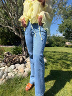 jean wide leg bleu ajusté et large aux chevilles pour un style branché pour femme