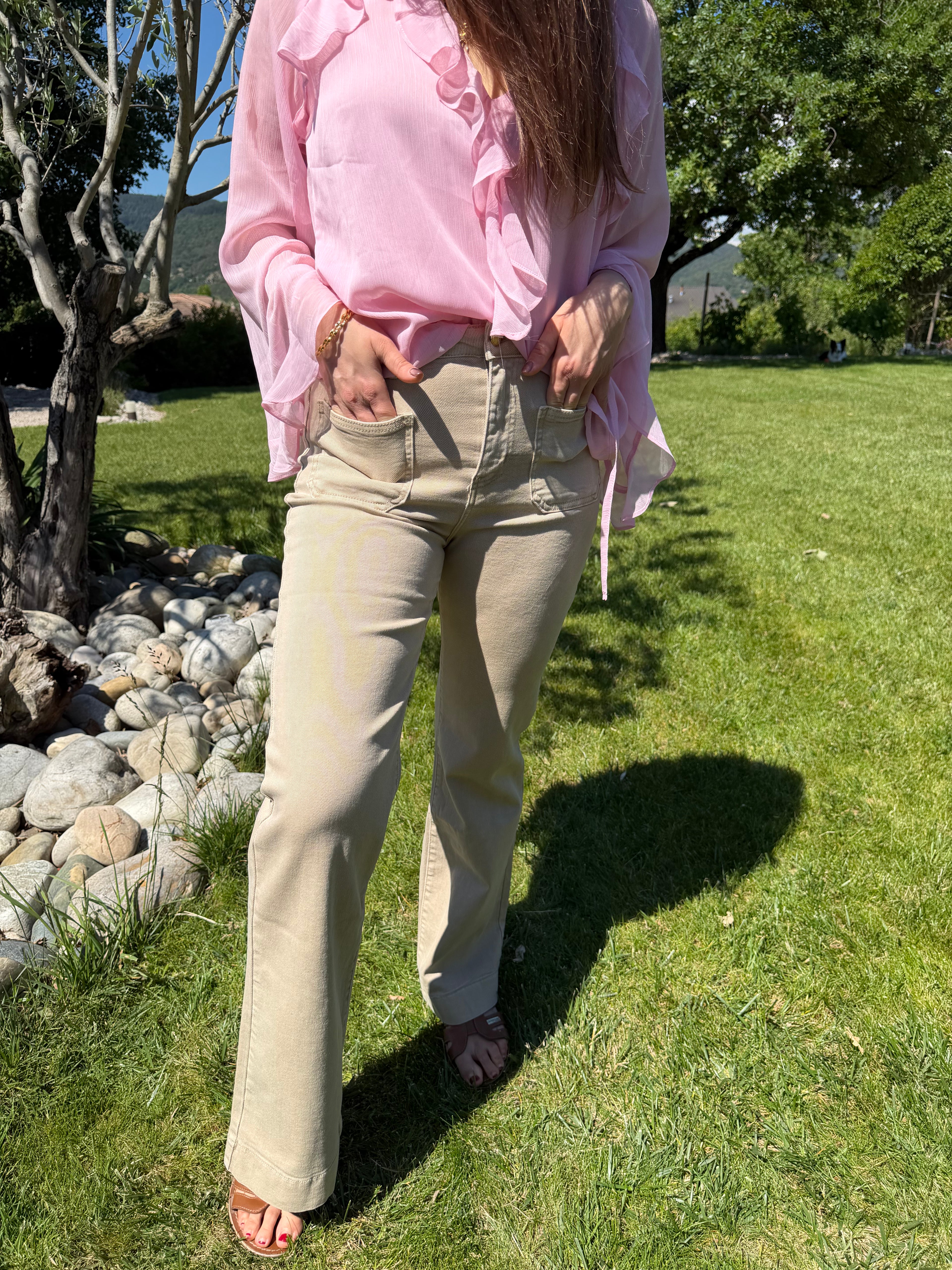 jean wide leg taupe ajusté et large aux chevilles pour un style branché pour femme