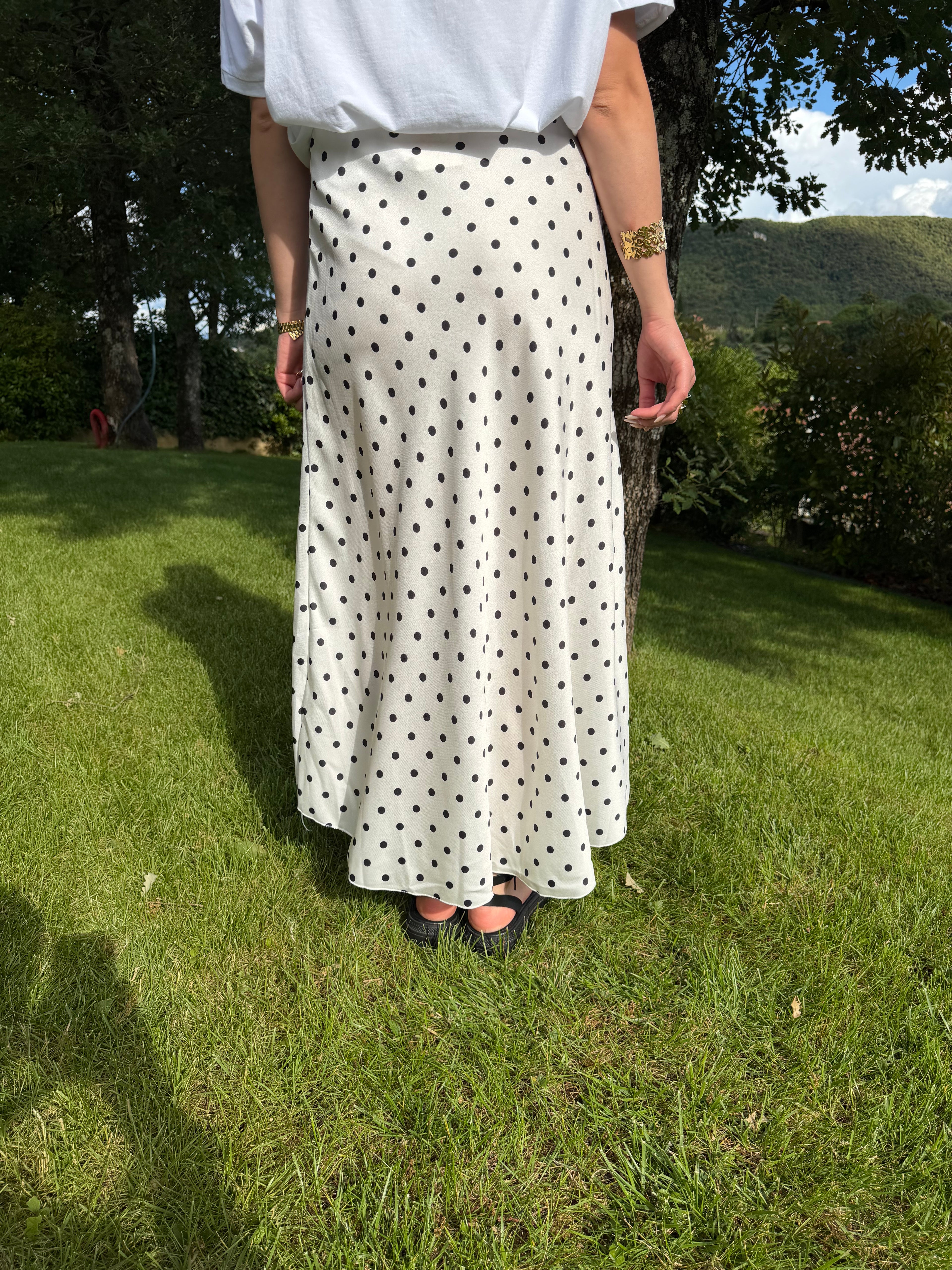 jupe longue tess blanche a pois noir pour un style chic et élégant pour femme