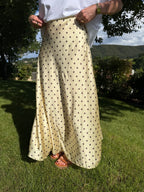 jupe longue tess jaune a pois marron pour un style chic et élégant pour femme