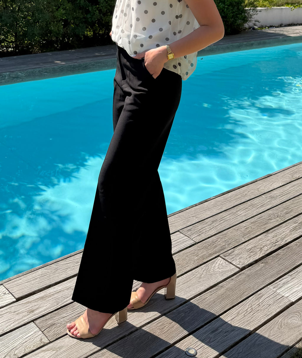 pantalon noir de tailleur coupe droite style chic et élégant pour femme
