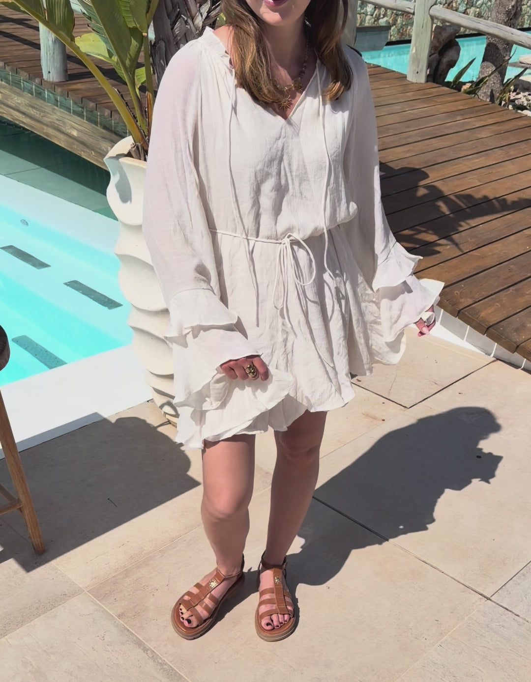 vidéo présentation robe courte léane écru évasée style chic et décontracté pour femme