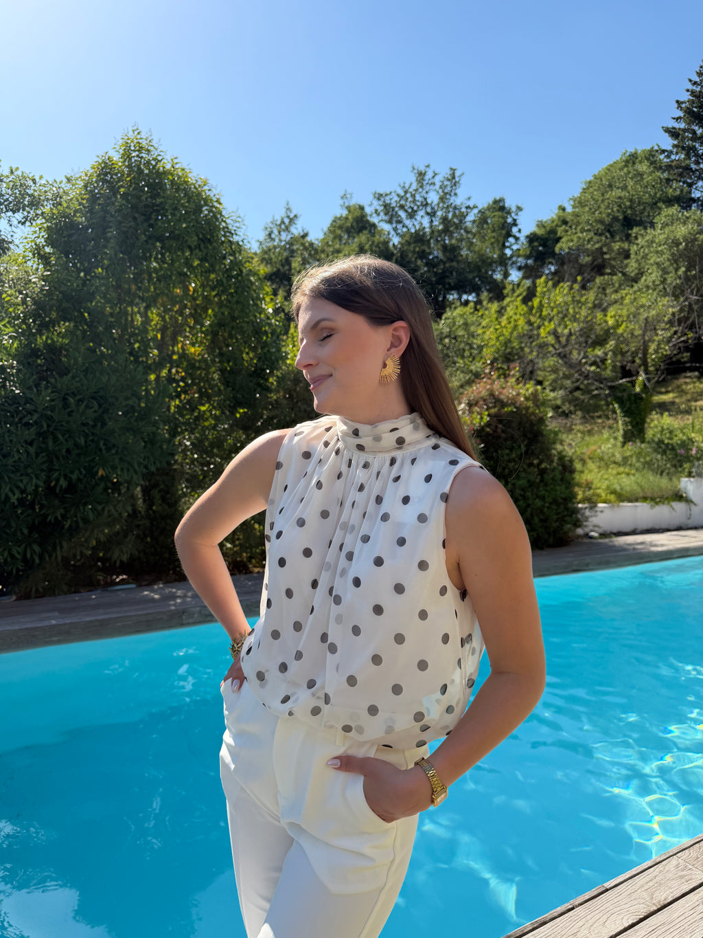 pantalon blanc de tailleur coupe droite style chic et élégant pour femme