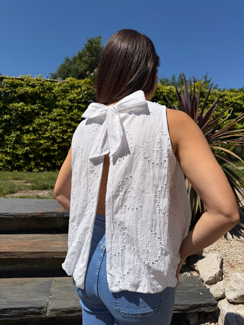 top dos nu avec nœud papillon style bohème pour femme