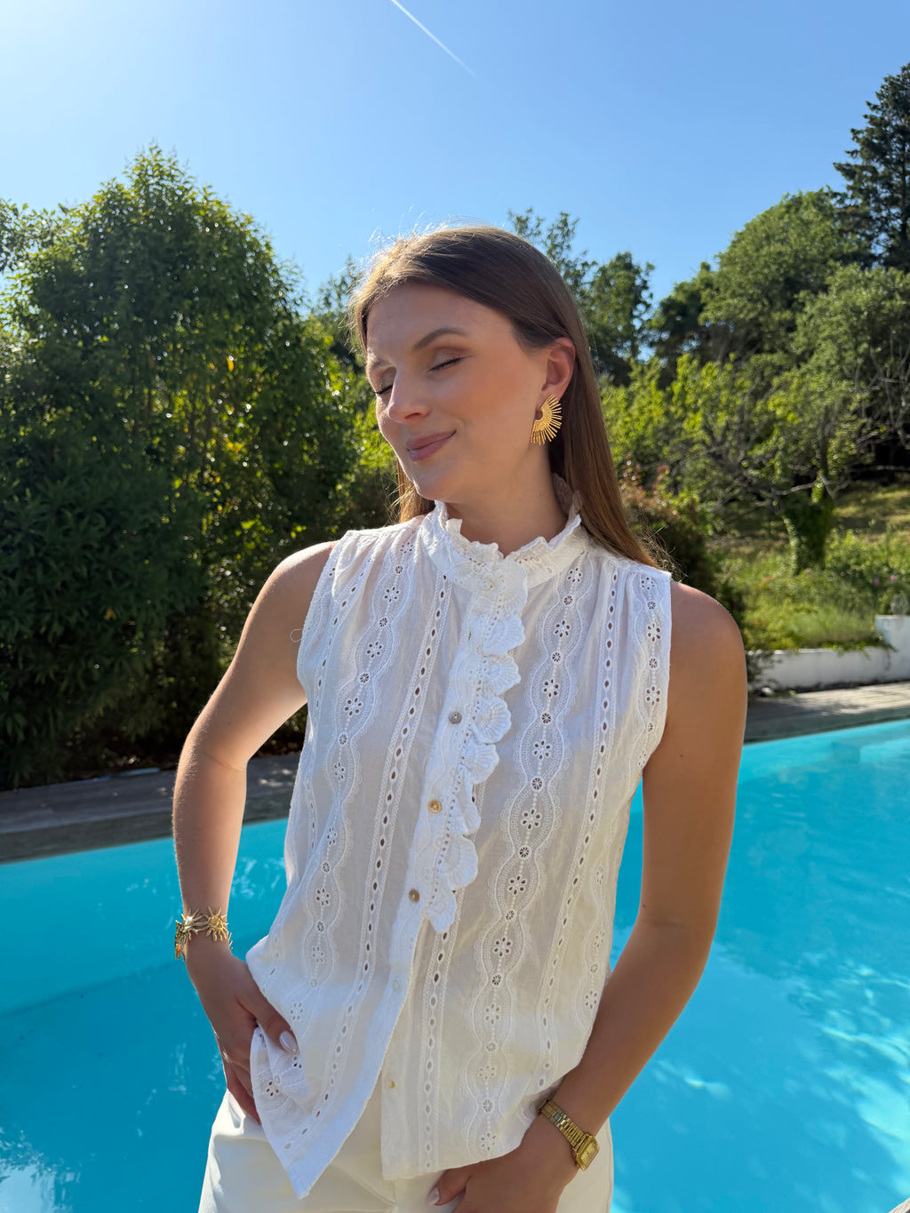 top broderie anglaise blanc pour un style chic et décontracté pour femme